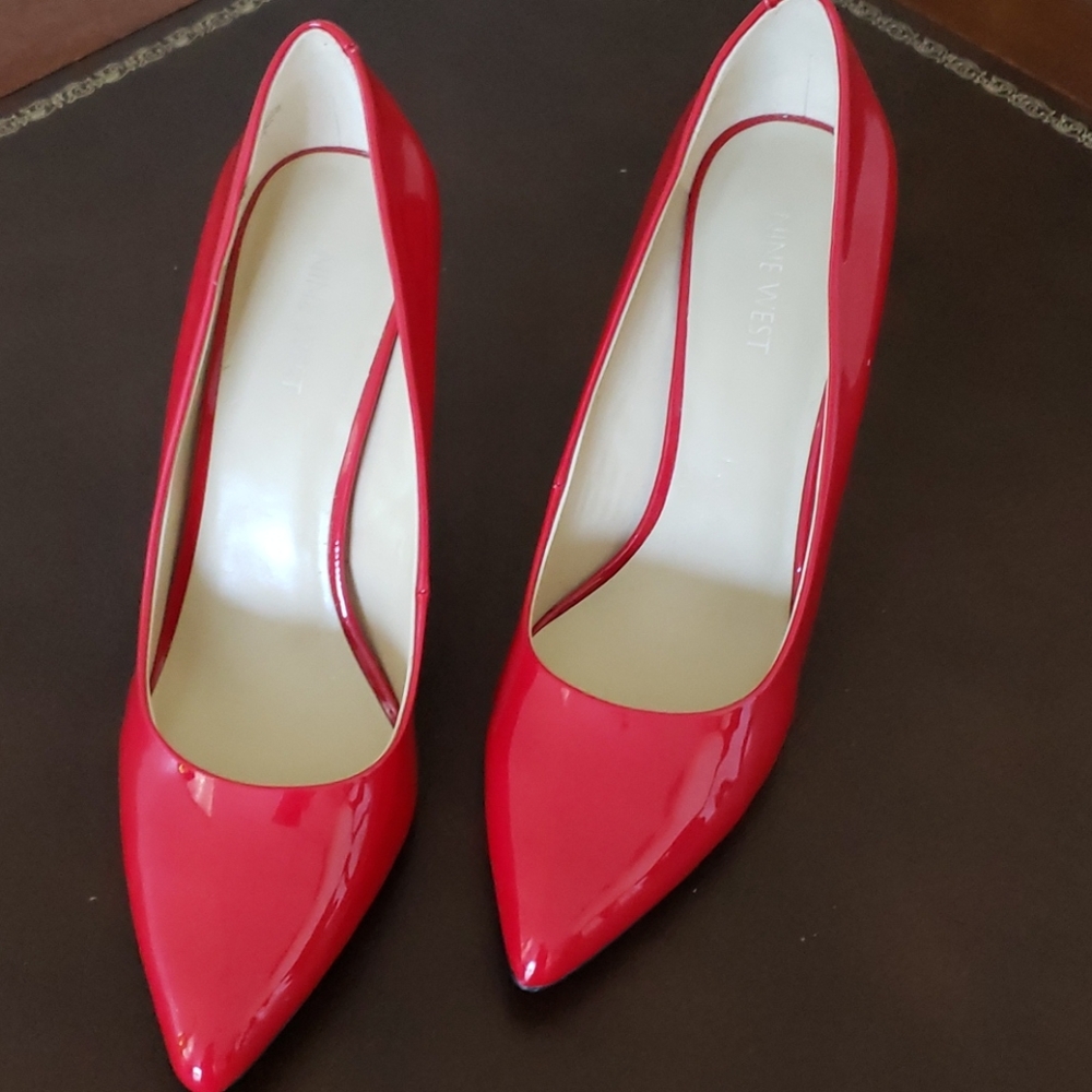 9 West Red Patent 👠 Pumps, size 9